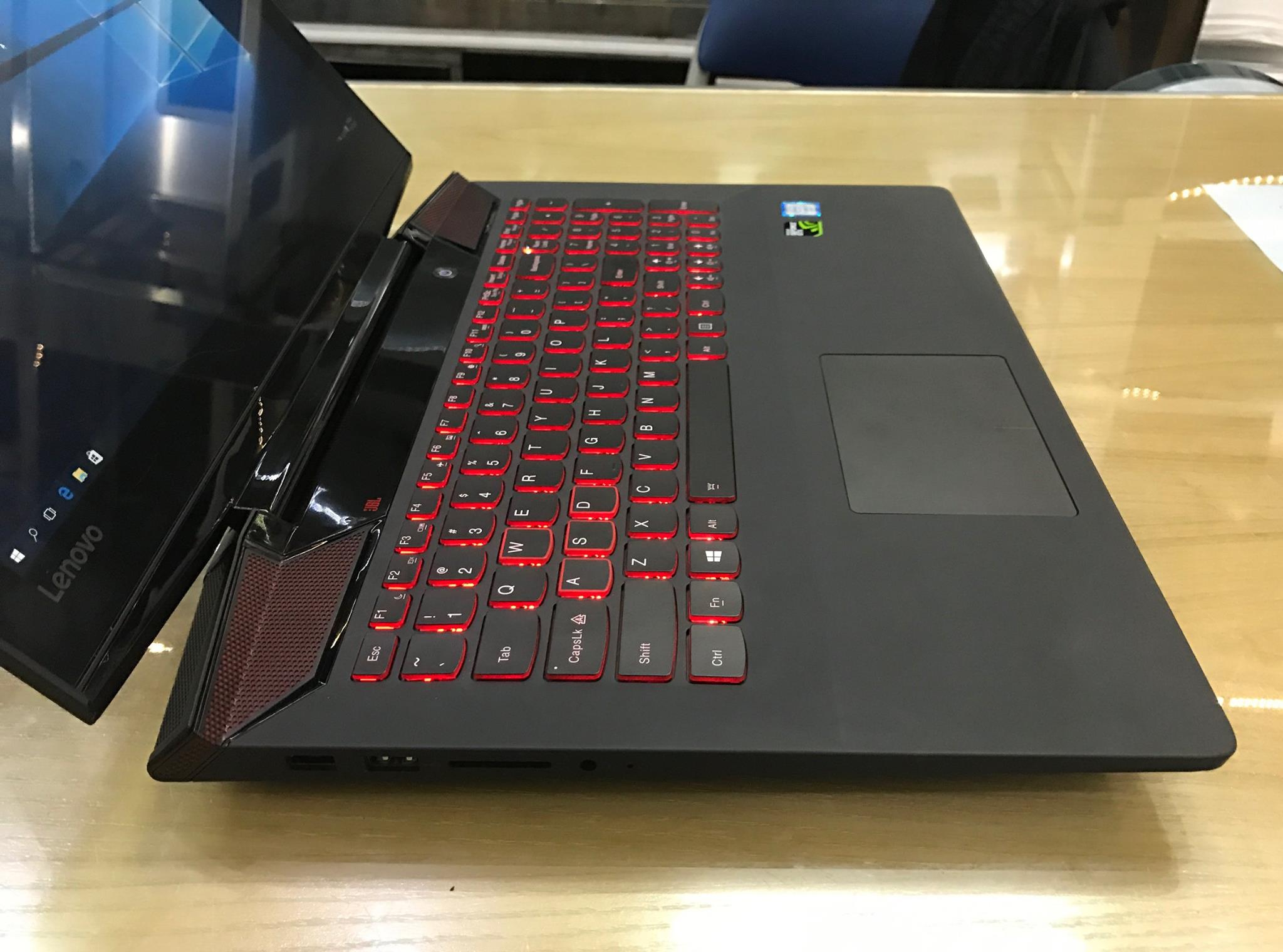 Laptop Lenovo Gaming Y700-5.jpg
